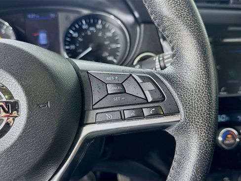 Used 2019 Nissan Rogue SV image 17