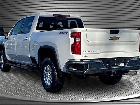 Used 2022 Chevrolet Silverado 1500 LT image 4