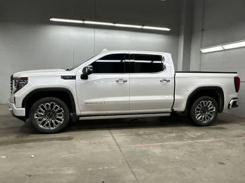 Used 2023 GMC Sierra 1500 Denali Ultimate image 2
