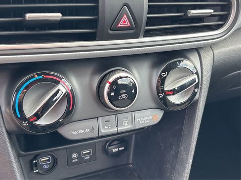 Used 2019 Hyundai Kona SE image 29