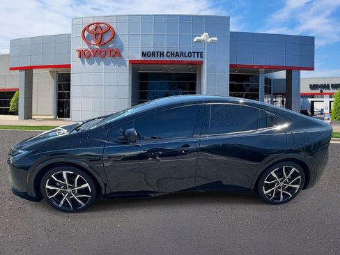 Used 2025 Toyota Prius Plug-In Hybrid image 5