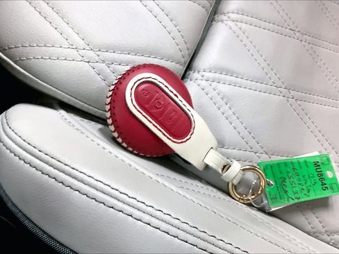 Used 2023 MINI Cooper 2-Door Hardtop w/ Signature Upholstery Package image 13