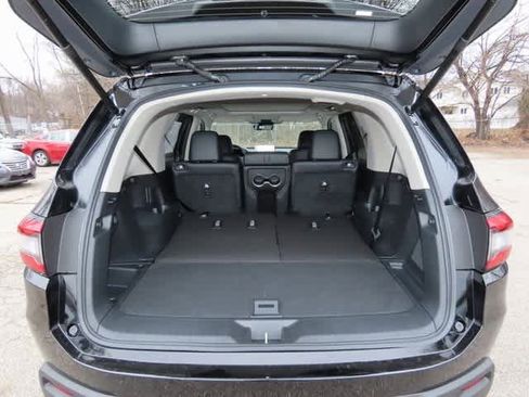 New 2025 Honda Pilot Touring image 12