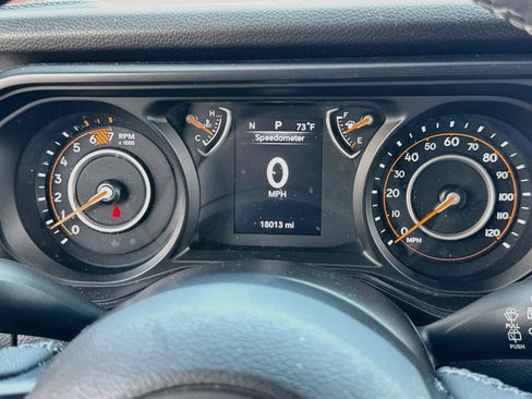 Used 2025 Jeep Wrangler Unlimited Sport AWD/4WD image 13
