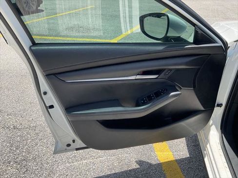 Used 2021 MAZDA MAZDA3 s FWD image 11