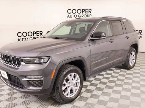 Used 2022 Jeep Grand Cherokee Limited w/ Trailer Tow Prep Group (B) image 11