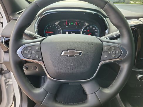 Used 2023 Chevrolet Traverse RS FWD image 19