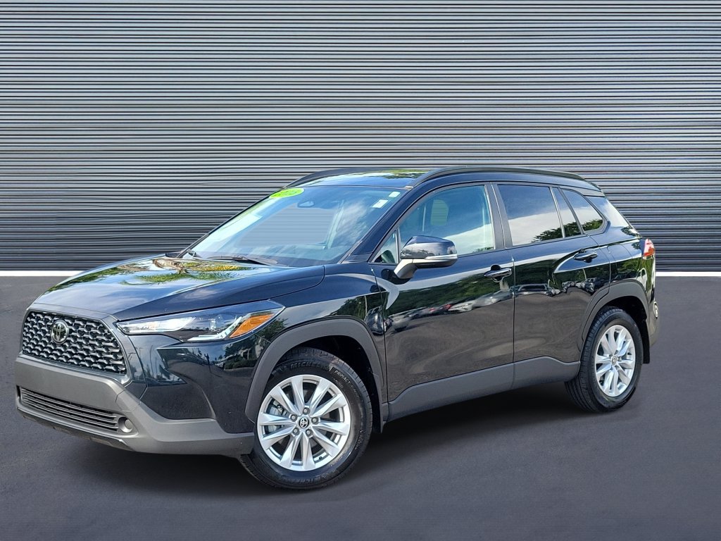 Used 2025 Toyota Corolla Cross LE w/ Moonroof Package FWD 360° Tour