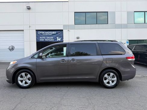 Used 2012 Toyota Sienna LE FWD image 10