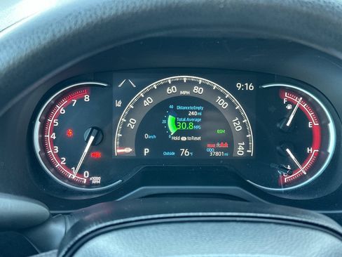 Used 2025 Toyota RAV4 XLE AWD/4WD image 23