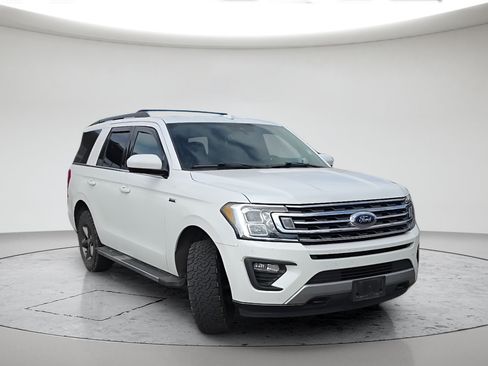Used 2021 Ford Expedition XLT w/ FX4 Off-Road Package AWD/4WD image 3