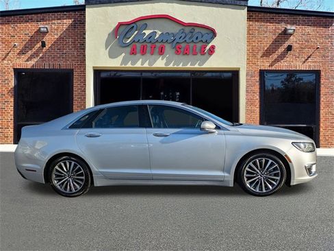 Used 2019 Lincoln MKZ Premiere image 2