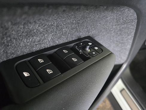 Certified 2023 Volvo XC40 B5 Plus w/ Driver Assist Package image 24