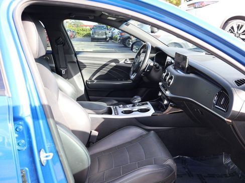 Used 2023 Kia Stinger GT2 image 31