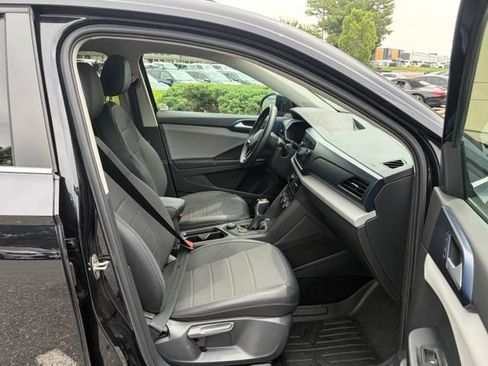 Used 2022 Volkswagen Taos SE FWD image 29