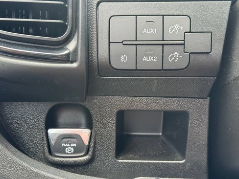 Used 2025 RAM ProMaster 2500 w/ Safety Group FWD image 17
