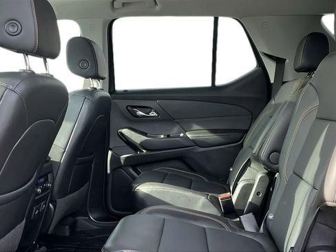 Used 2021 Chevrolet Traverse LT w/ LT Premium Package image 27