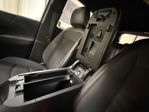 Certified 2022 Chevrolet Equinox RS FWD image 41