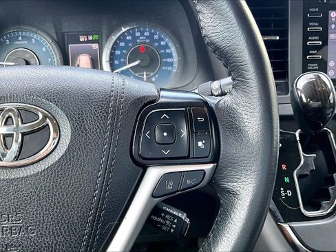 Used 2018 Toyota Sienna XLE Premium image 23