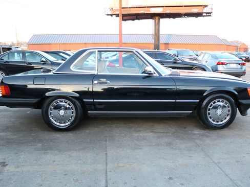 Used 1986 Mercedes-Benz 560 SL image 6