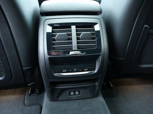 Used 2025 BMW X4 xDrive30i w/ Premium Package image 31