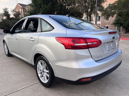 Used 2018 Ford Focus SE image 5