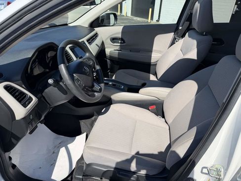 Used 2017 Honda HR-V EX image 10