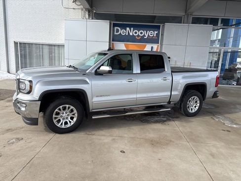Used 2018 GMC Sierra 1500 SLE w/ SLE Value Package image 2