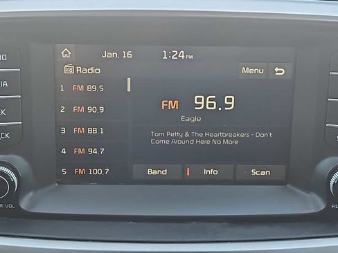 Used 2020 Kia Sorento LX image 12