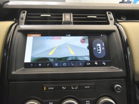 Used 2020 Land Rover Discovery SE AWD/4WD image 23