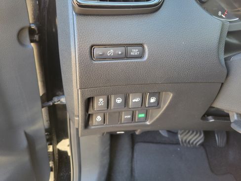 Used 2019 Nissan Rogue SL w/ Premium Package FWD image 25