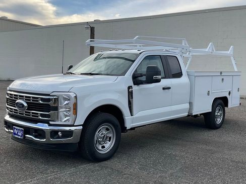 New 2025 Ford F350 XL w/ XL Chrome Package image 2