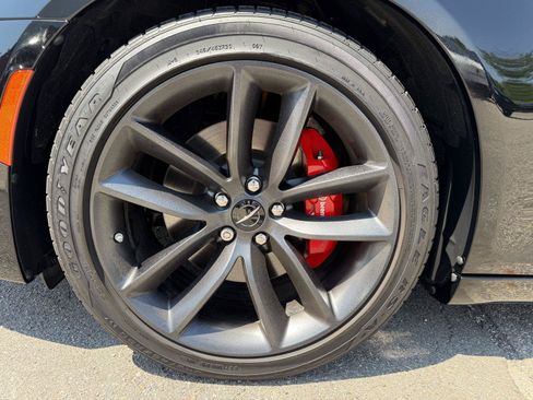 Used 2023 Chrysler 300 C RWD image 12