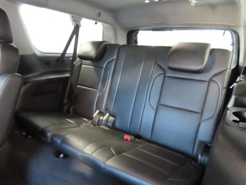 Used 2020 Chevrolet Suburban LT image 26