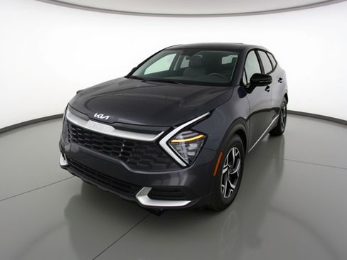 Used 2025 Kia Sportage LX image 2