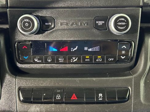 Used 2024 RAM ProMaster 2500 w/ Convenience Group FWD image 19