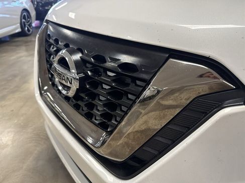 Used 2020 Nissan Kicks SR FWD image 11