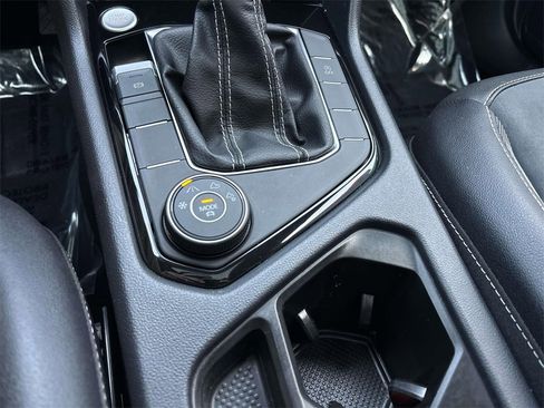 Used 2023 Volkswagen Taos SE w/ Panoramic Sunroof Package image 26