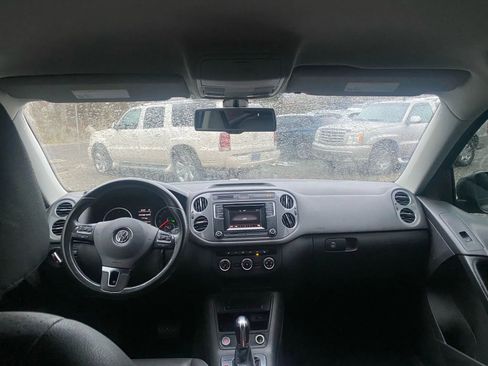 Used 2016 Volkswagen Tiguan S image 12