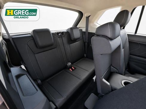 Used 2022 Volkswagen Tiguan SE FWD image 17