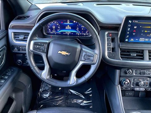 Used 2023 Chevrolet Suburban LT image 5