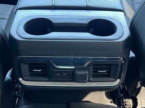 Used 2022 GMC Sierra 1500 Denali w/ Denali Premium Package image 18