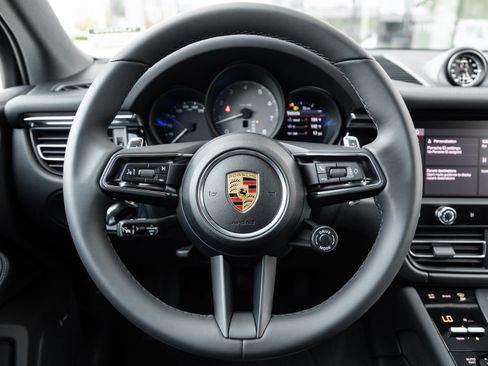 Certified 2026 Porsche Macan S AWD/4WD image 13