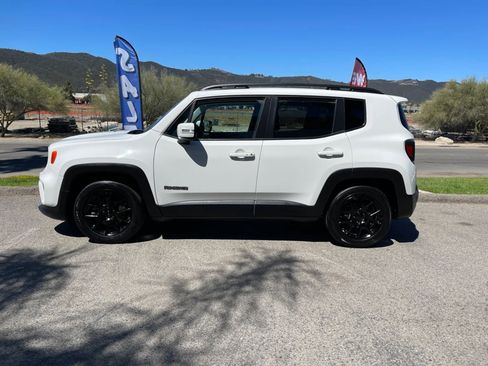 Used 2020 Jeep Renegade Altitude FWD image 8