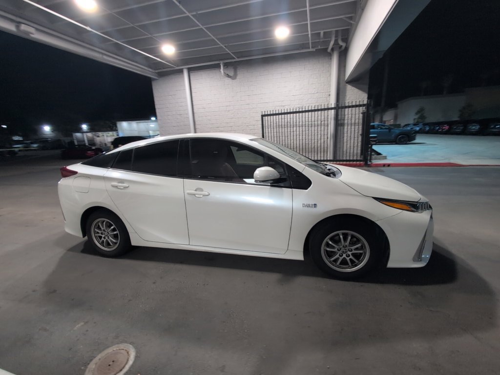 Used 2017 Toyota Prius Prime Premium w/ Carpet Mat Package FWD image 26