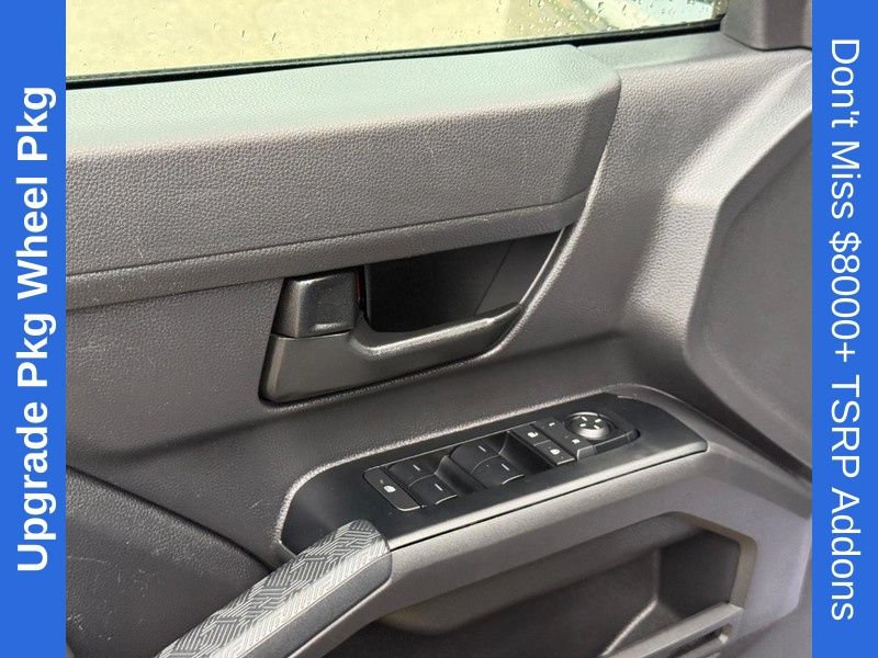 Used 2025 Toyota Tacoma SR5 AWD/4WD image 18