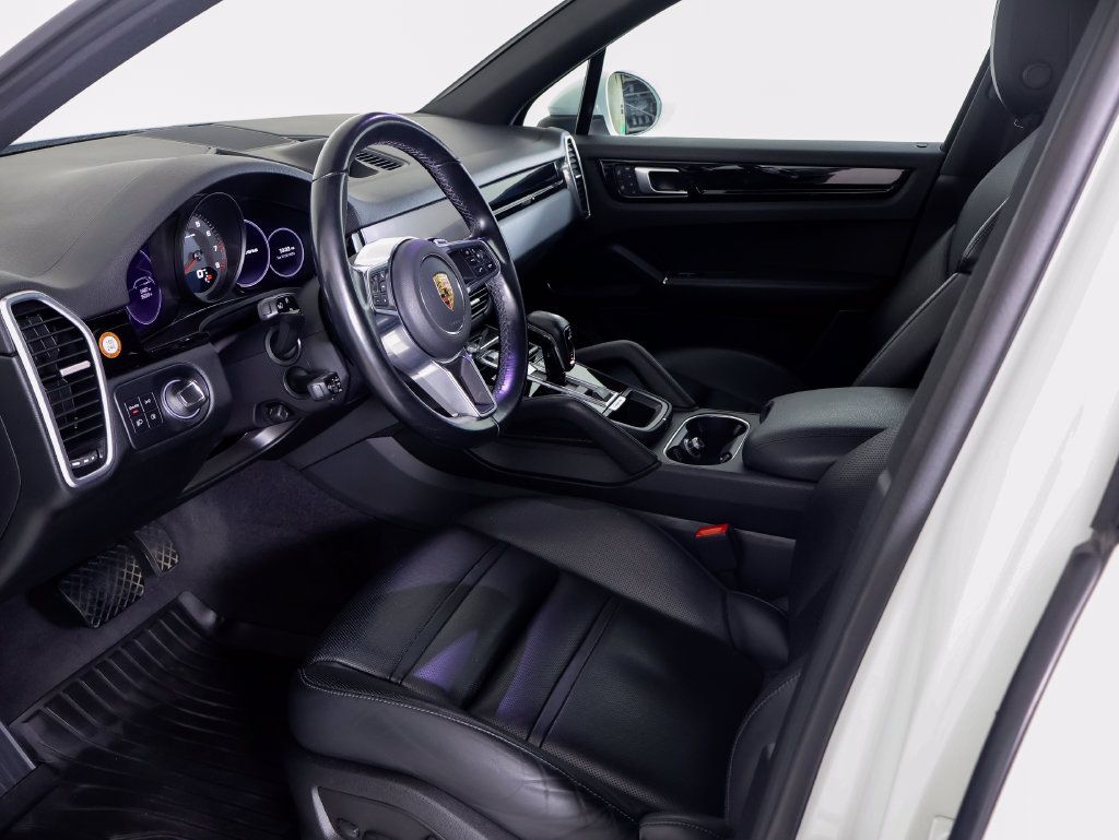 Certified 2022 Porsche Cayenne AWD/4WD image 4
