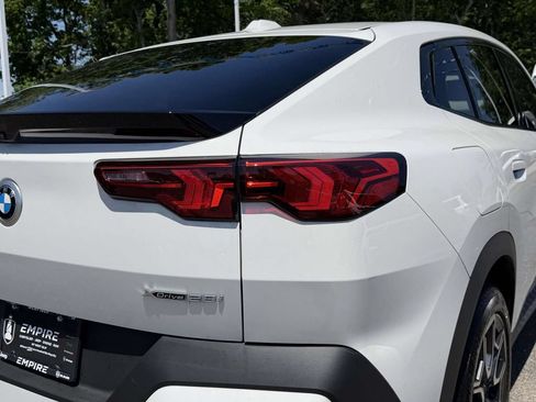 Used 2025 BMW X2 xDrive28i w/ Premium Package AWD/4WD image 11