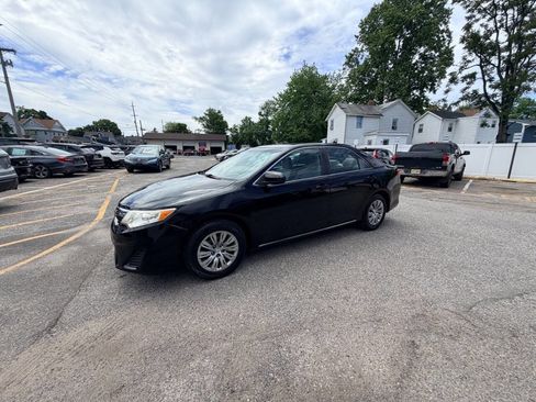 Used 2014 Toyota Camry LE FWD image 38