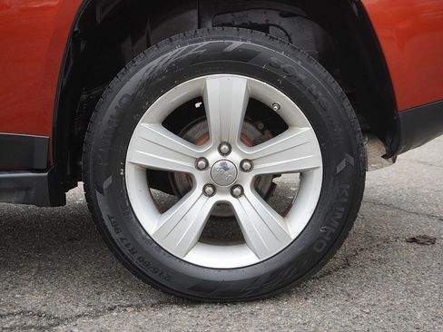 Used 2012 Jeep Compass Sport image 12